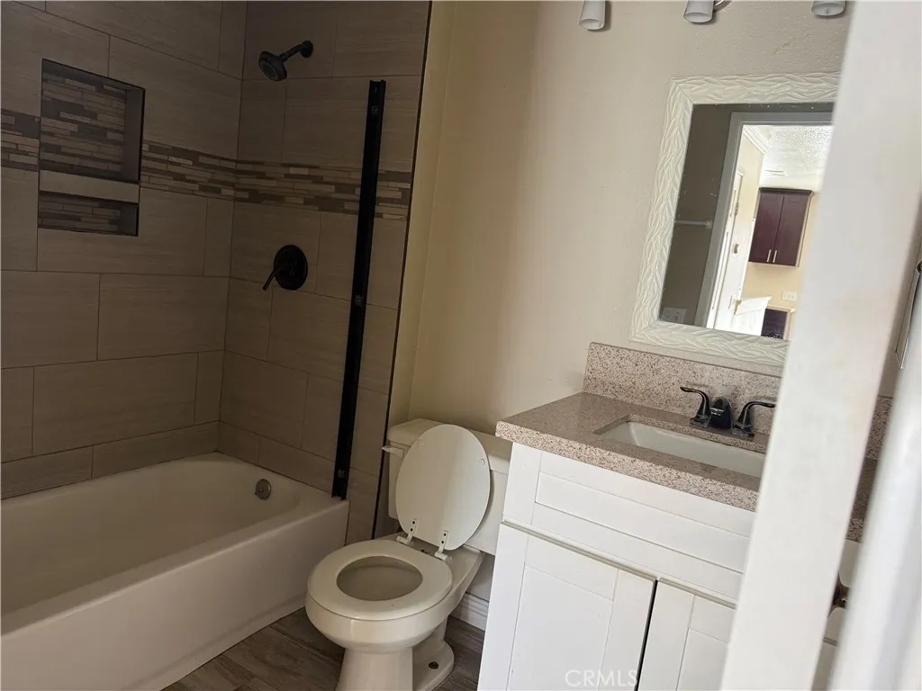 10851 Dove Lane, Adelanto, California 92301 home-pic-18