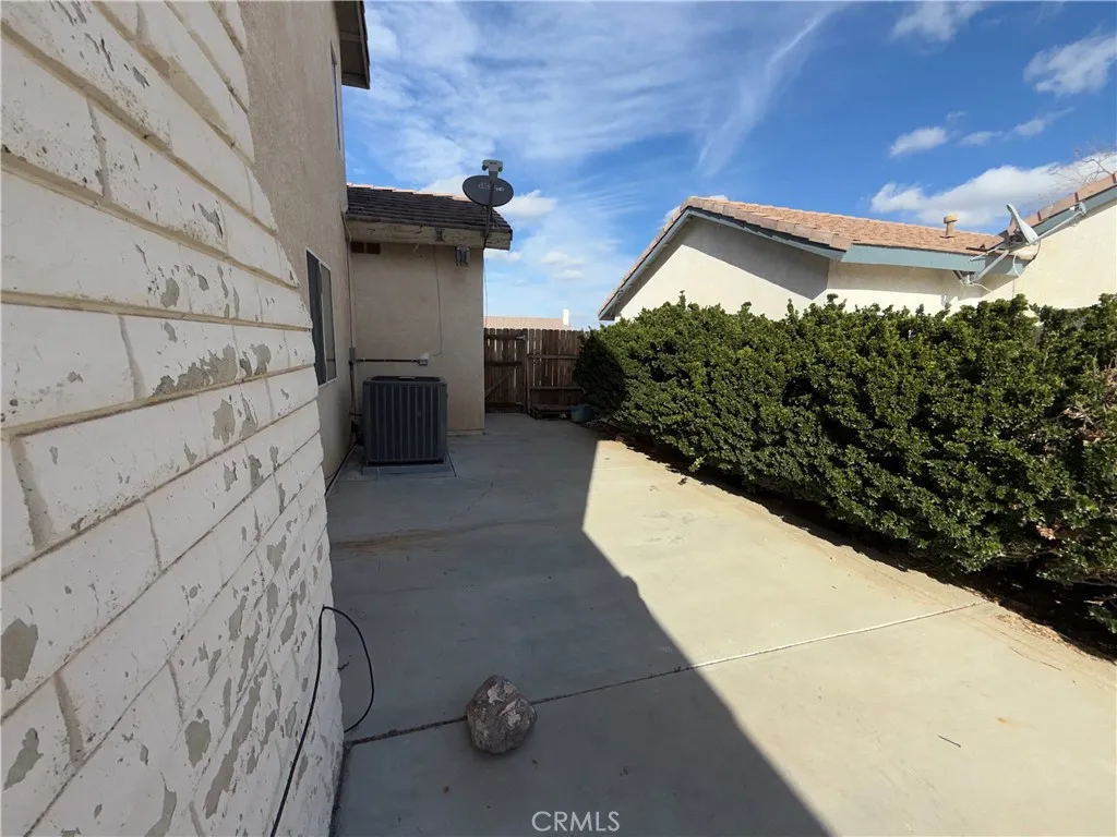 10851 Dove Lane, Adelanto, California 92301 home-pic-50