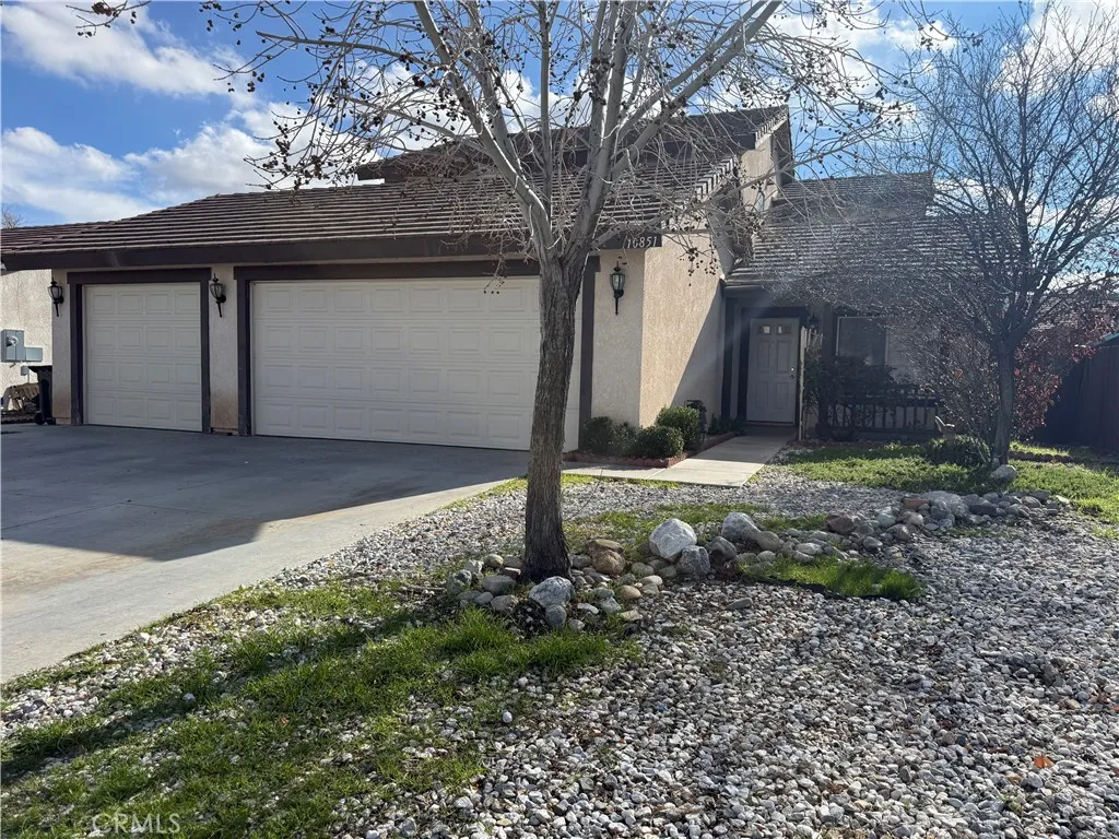 10851 Dove Lane, Adelanto, California 92301 home-pic-2