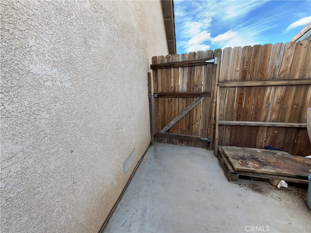 10851 Dove Lane, Adelanto, California 92301 home-pic-51