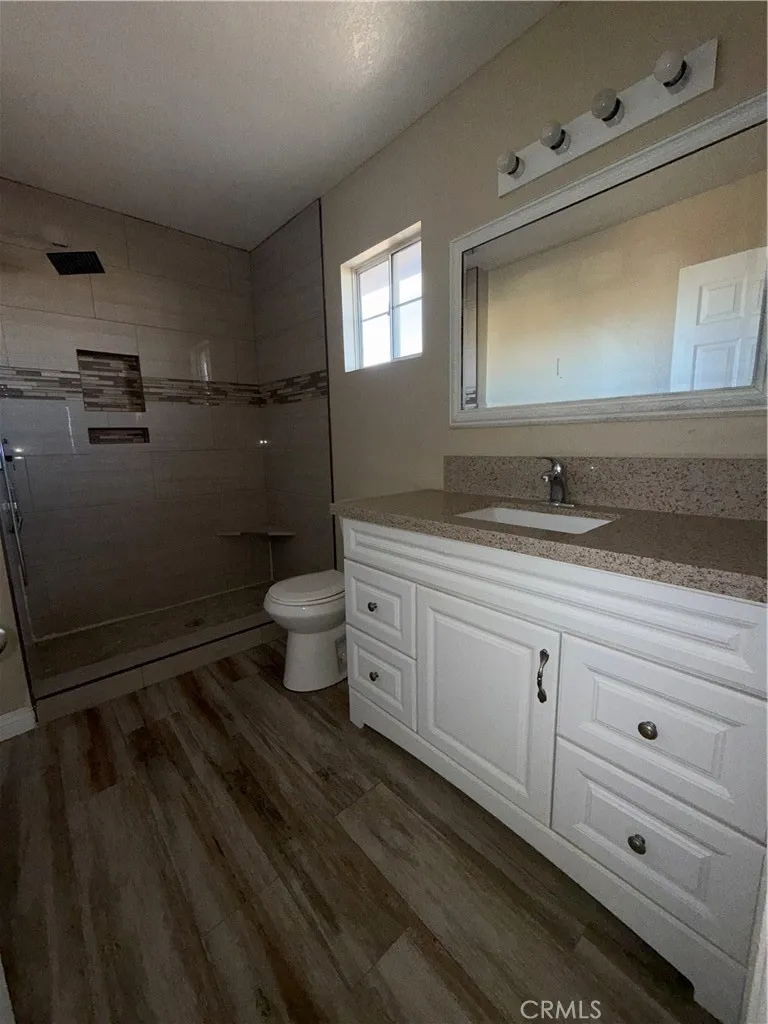 10851 Dove Lane, Adelanto, California 92301 home-pic-46