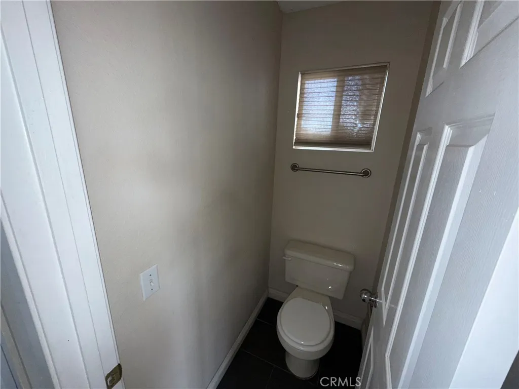 10851 Dove Lane, Adelanto, California 92301 home-pic-35