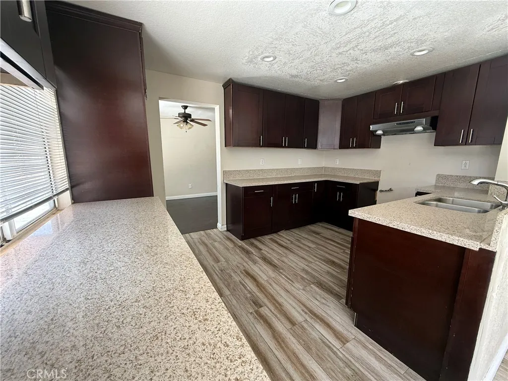 10851 Dove Lane, Adelanto, California 92301 home-pic-11