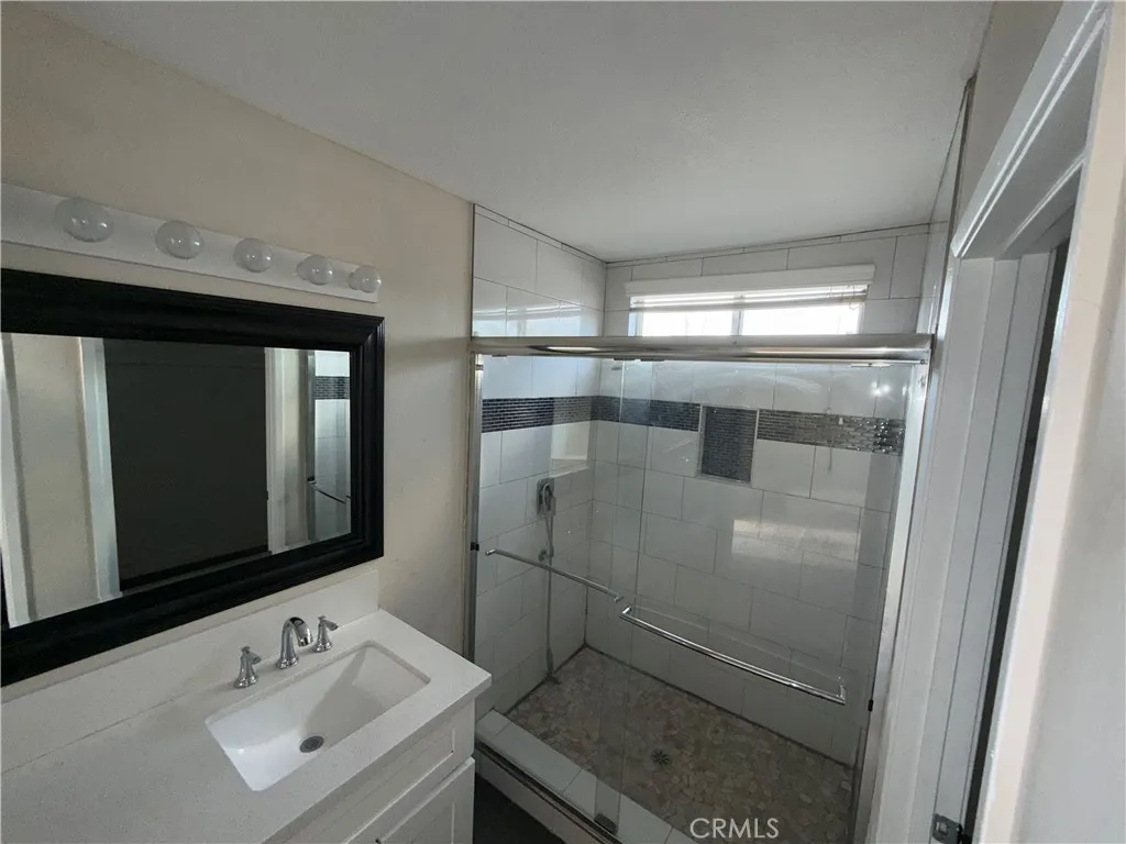 10851 Dove Lane, Adelanto, California 92301 home-pic-36