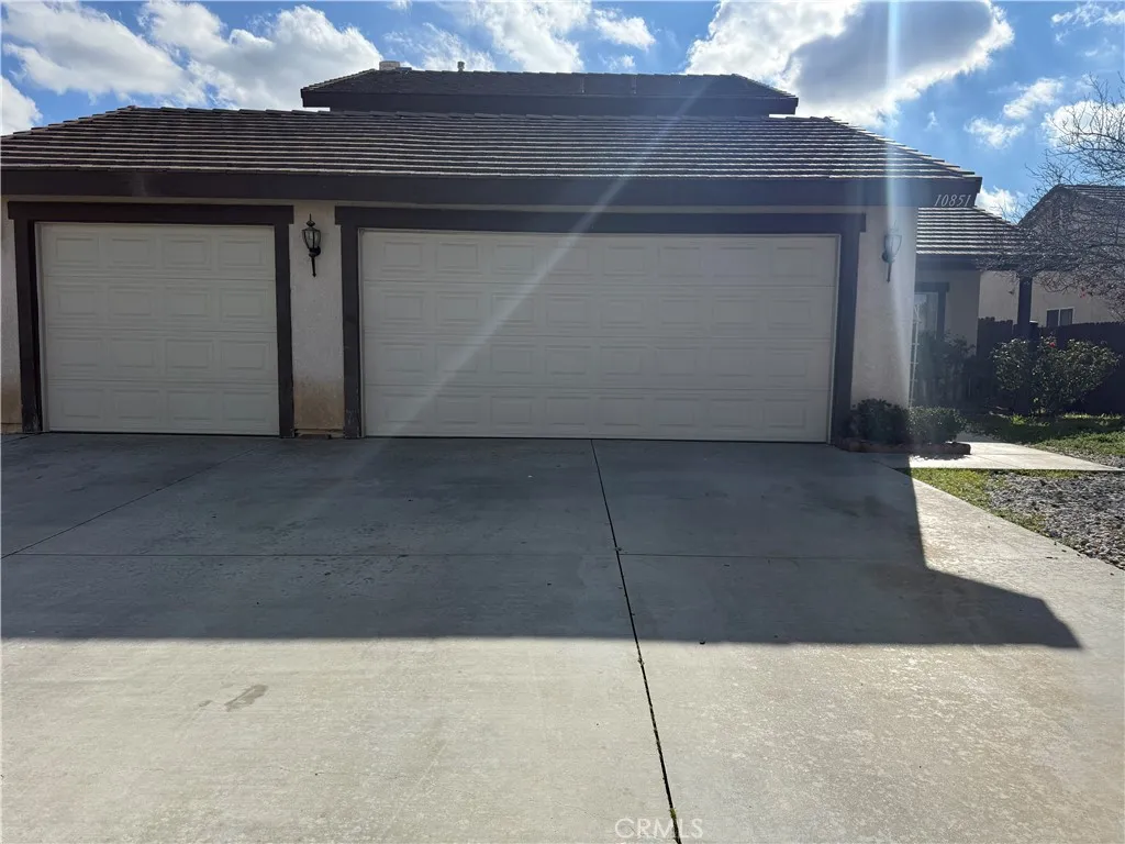10851 Dove Lane, Adelanto, California 92301 home-pic-1