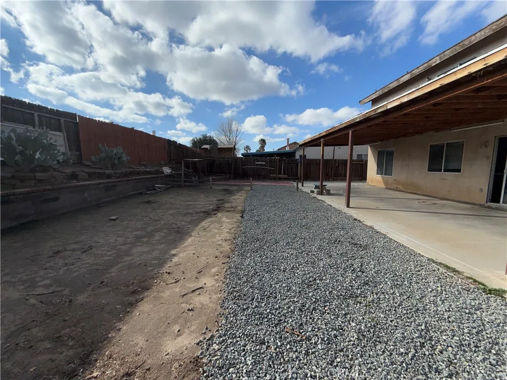 10851 Dove Lane, Adelanto, California 92301 home-pic-53
