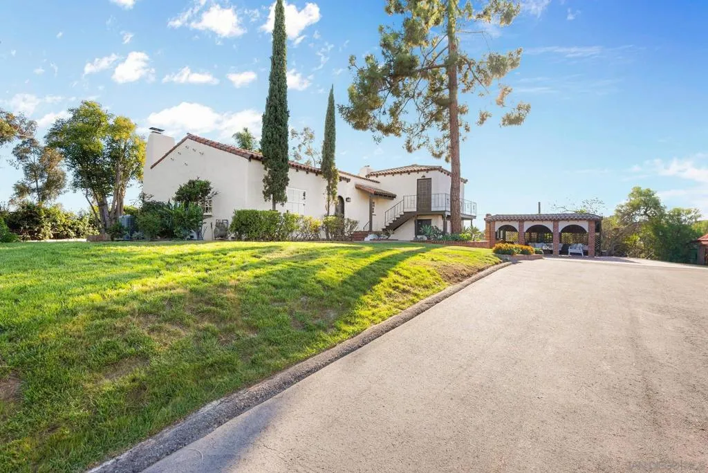 700 Wakefield Ct, El Cajon, California 92020 home-pic-2