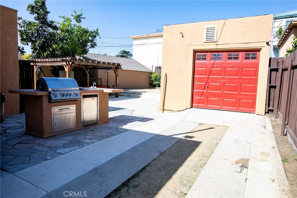 121 W Fairview, Inglewood, California 90302 home-pic-32