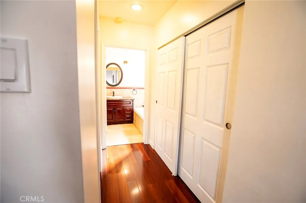 121 W Fairview, Inglewood, California 90302 home-pic-22