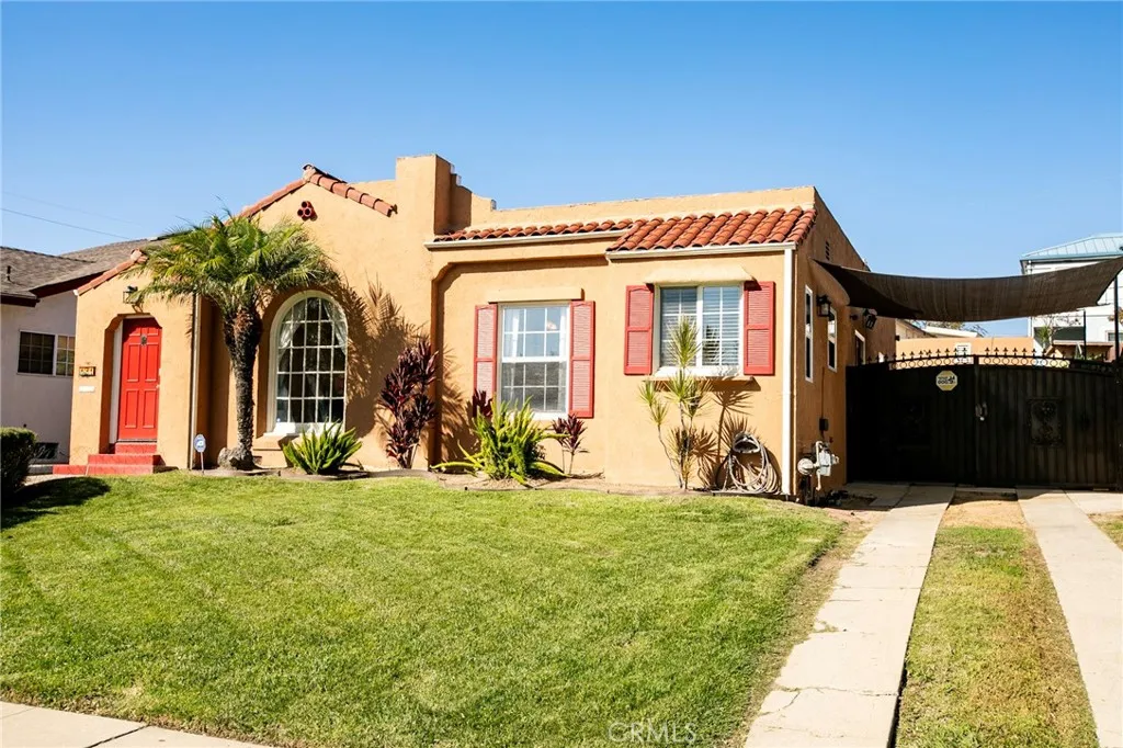 121 W Fairview, Inglewood, California 90302 home-pic-2