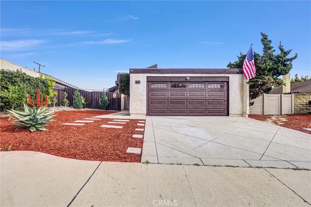 3543 Spanish Gate, Newbury Park, California 91320 home-pic-1