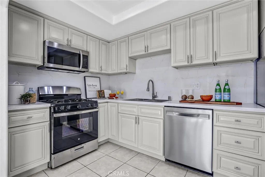 3543 Spanish Gate, Newbury Park, California 91320 home-pic-8