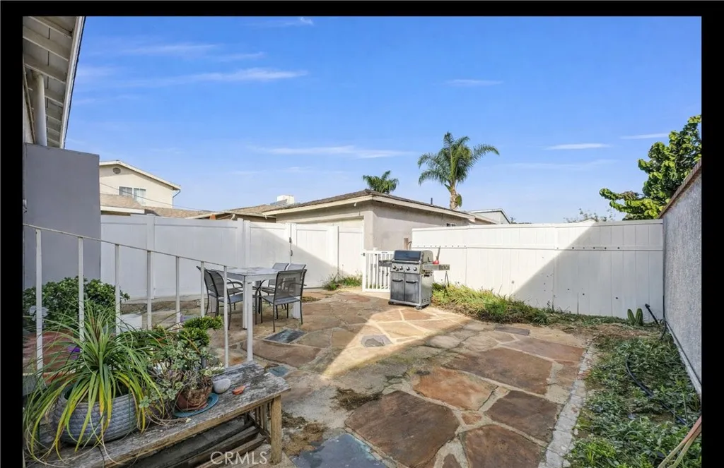 1647 W 215th, Torrance, California 90501 home-pic-26