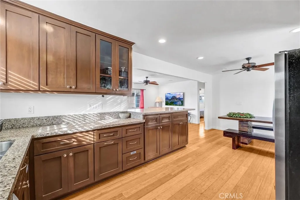 1647 W 215th, Torrance, California 90501 home-pic-11