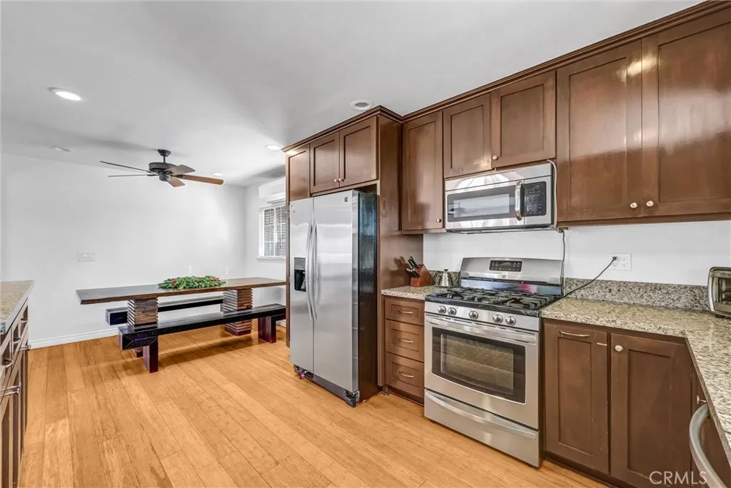 1647 W 215th, Torrance, California 90501 home-pic-12