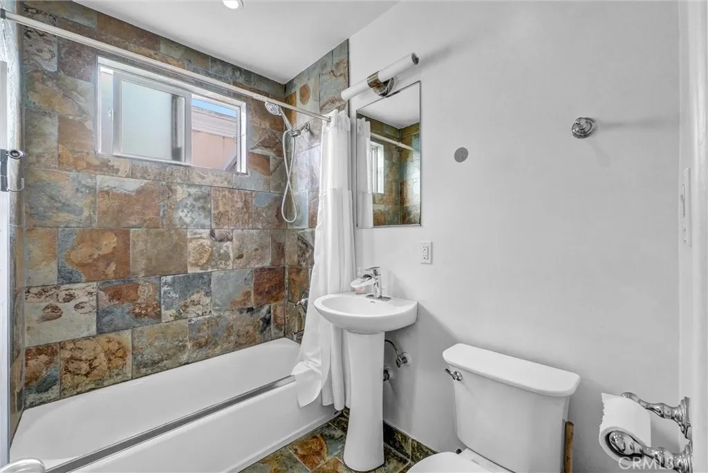 1647 W 215th, Torrance, California 90501 home-pic-13