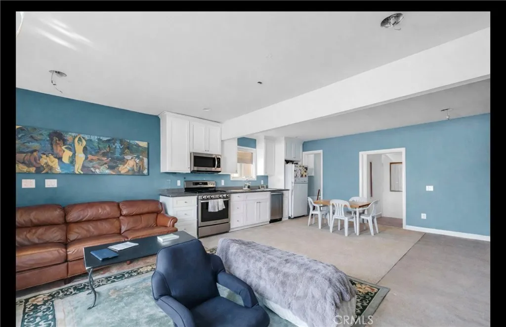 1647 W 215th, Torrance, California 90501 home-pic-31