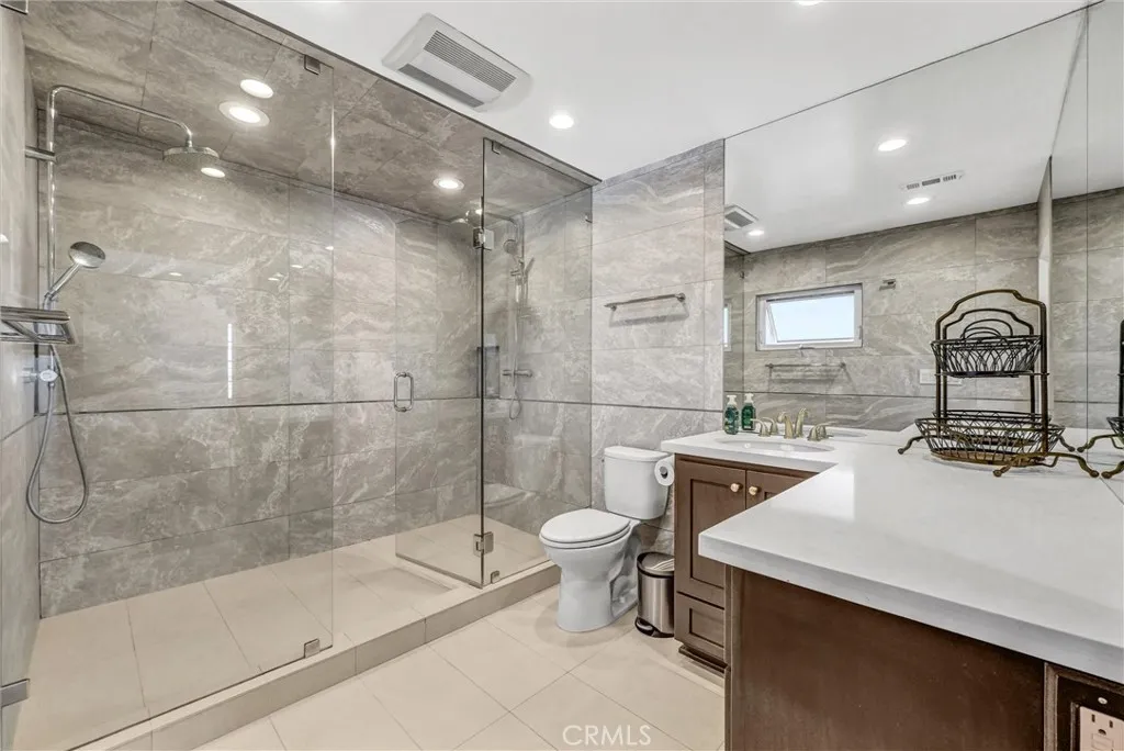 1647 W 215th, Torrance, California 90501 home-pic-25
