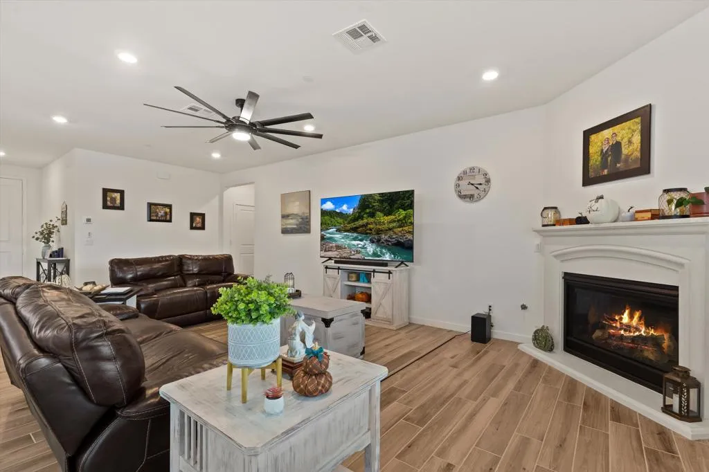 40647 Galileo Street, Indio, California 92203 home-pic-3