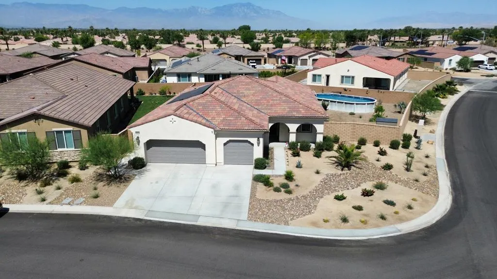 40647 Galileo Street, Indio, California 92203 home-pic-28