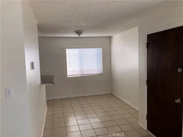 Dinning/ Breakfast Bar