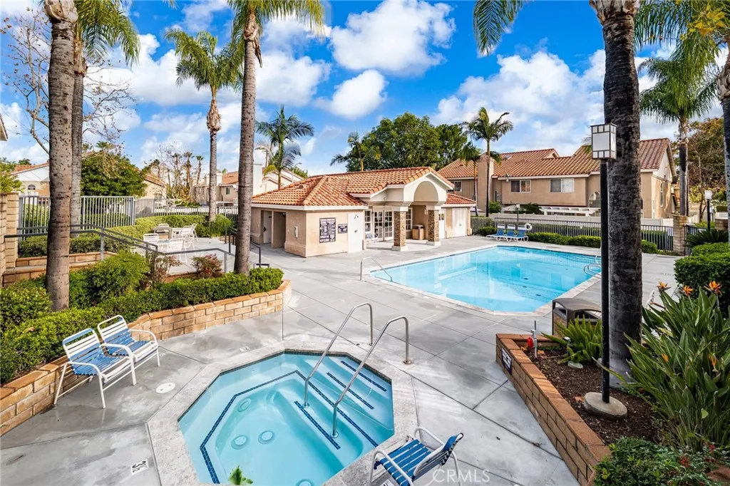 1120 Portofino Court 104, Corona, California 92881 home-pic-31