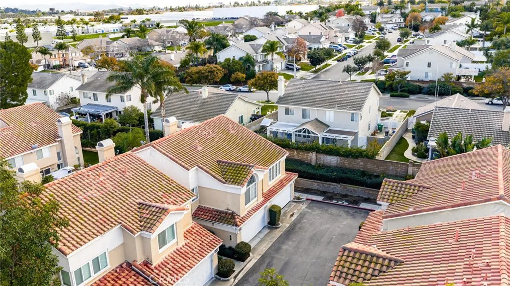 1120 Portofino Court 104, Corona, California 92881 home-pic-35