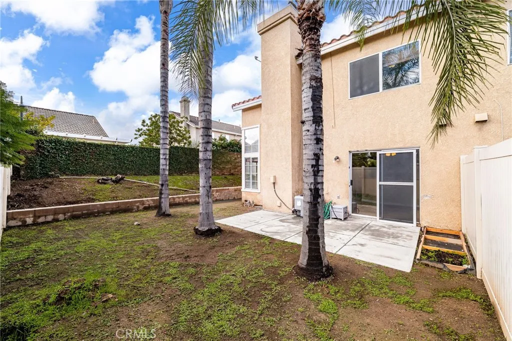 1120 Portofino Court 104, Corona, California 92881 home-pic-28
