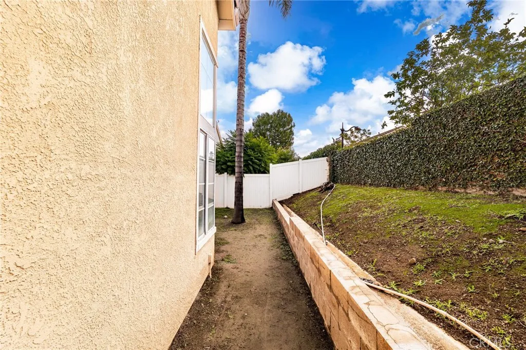 1120 Portofino Court 104, Corona, California 92881 home-pic-30