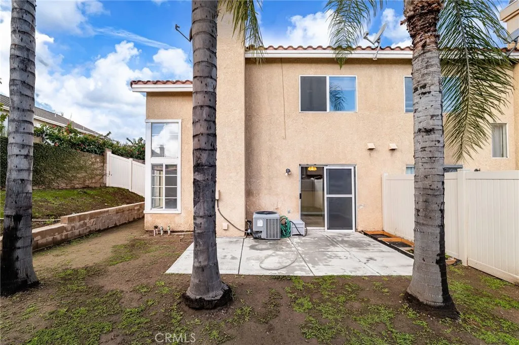 1120 Portofino Court 104, Corona, California 92881 home-pic-27