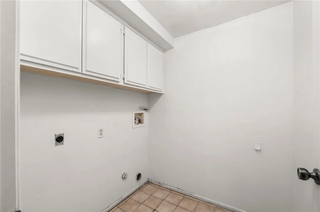 1120 Portofino Court 104, Corona, California 92881 home-pic-15