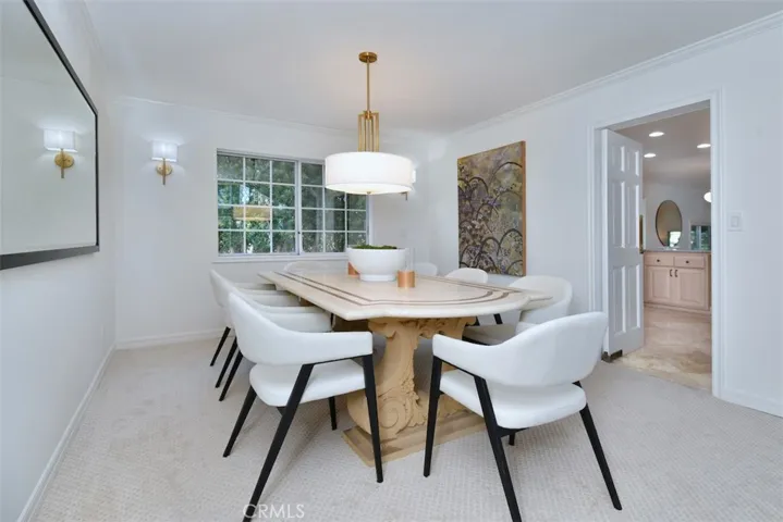 5070 Avenida Oriente, Tarzana, California 91356