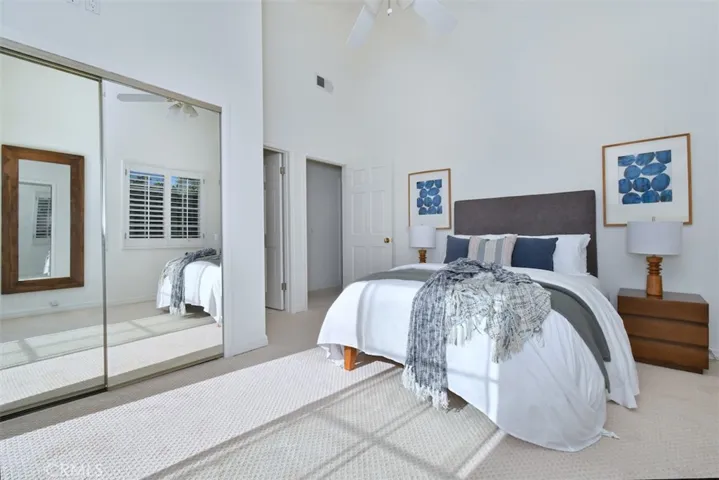 5070 Avenida Oriente, Tarzana, California 91356