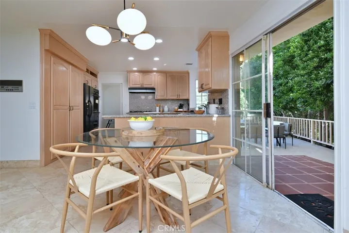 5070 Avenida Oriente, Tarzana, California 91356