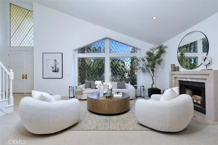 5070 Avenida Oriente, Tarzana, California 91356