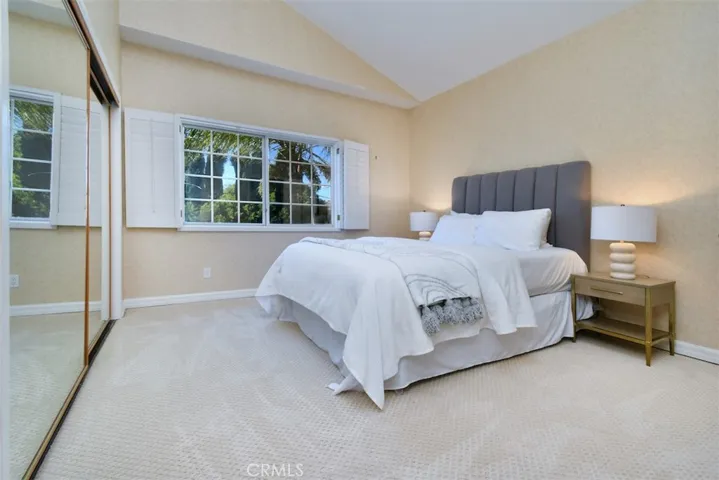 5070 Avenida Oriente, Tarzana, California 91356