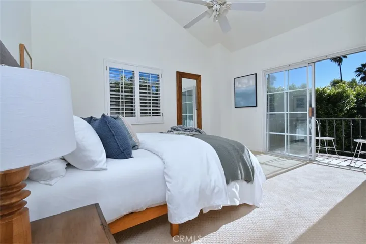 5070 Avenida Oriente, Tarzana, California 91356