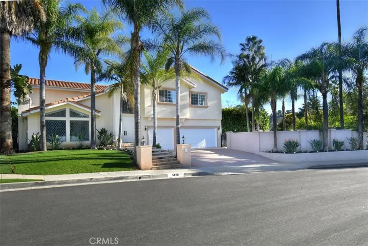 5070 Avenida Oriente, Tarzana, California 91356