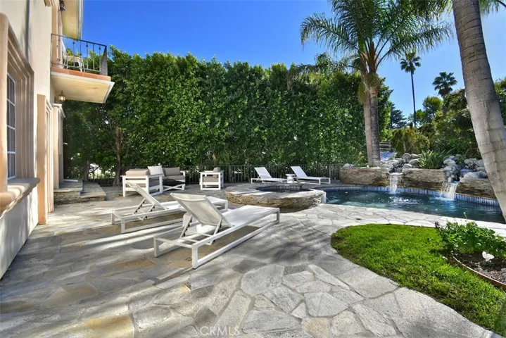 5070 Avenida Oriente, Tarzana, California 91356