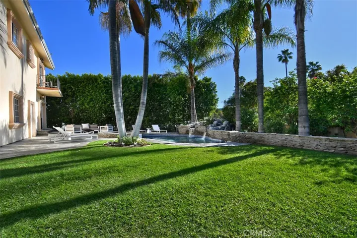 5070 Avenida Oriente, Tarzana, California 91356