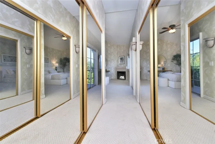 5070 Avenida Oriente, Tarzana, California 91356