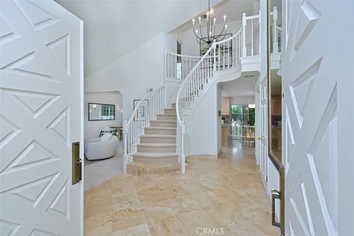 5070 Avenida Oriente, Tarzana, California 91356