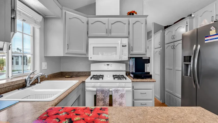 Were Focused 81620 49th Ave 251-6