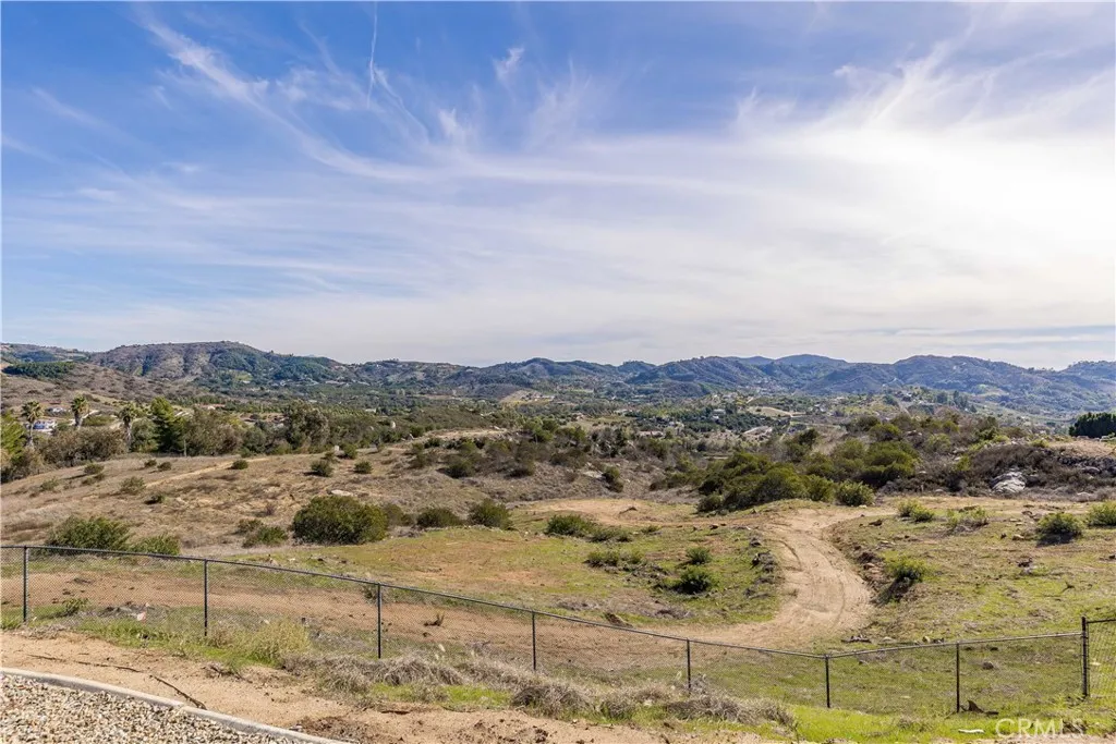 25025 Las Palmeras Dr, Temecula, California 92590 home-pic-52