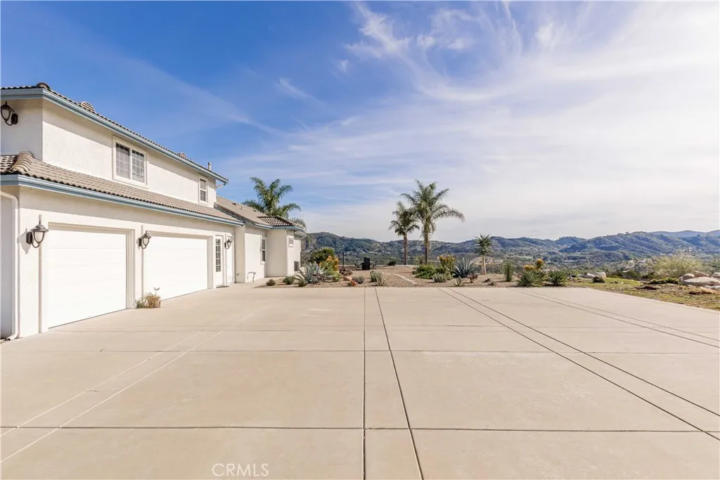 25025 Las Palmeras Dr, Temecula, California 92590 home-pic-40
