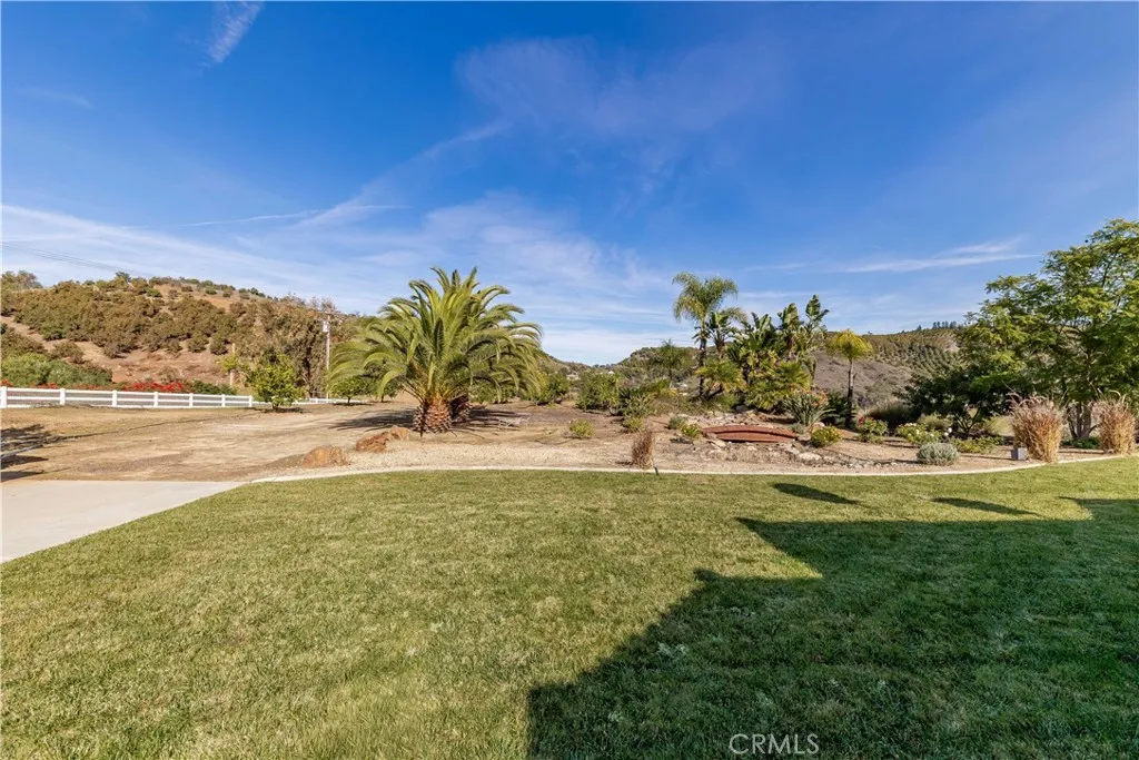 25025 Las Palmeras Dr, Temecula, California 92590 home-pic-58