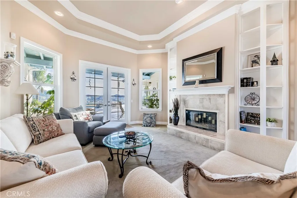 25025 Las Palmeras Dr, Temecula, California 92590 home-pic-8