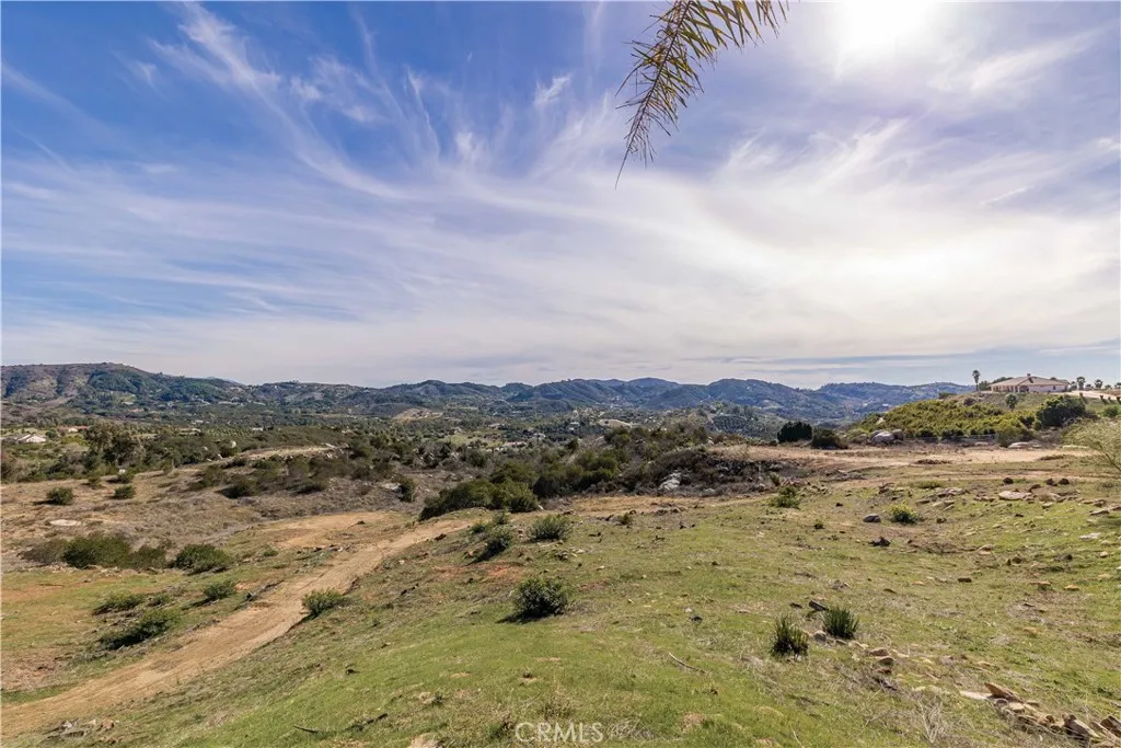 25025 Las Palmeras Dr, Temecula, California 92590 home-pic-43