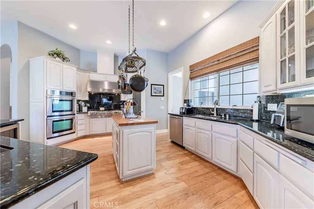 25025 Las Palmeras Dr, Temecula, California 92590 home-pic-12