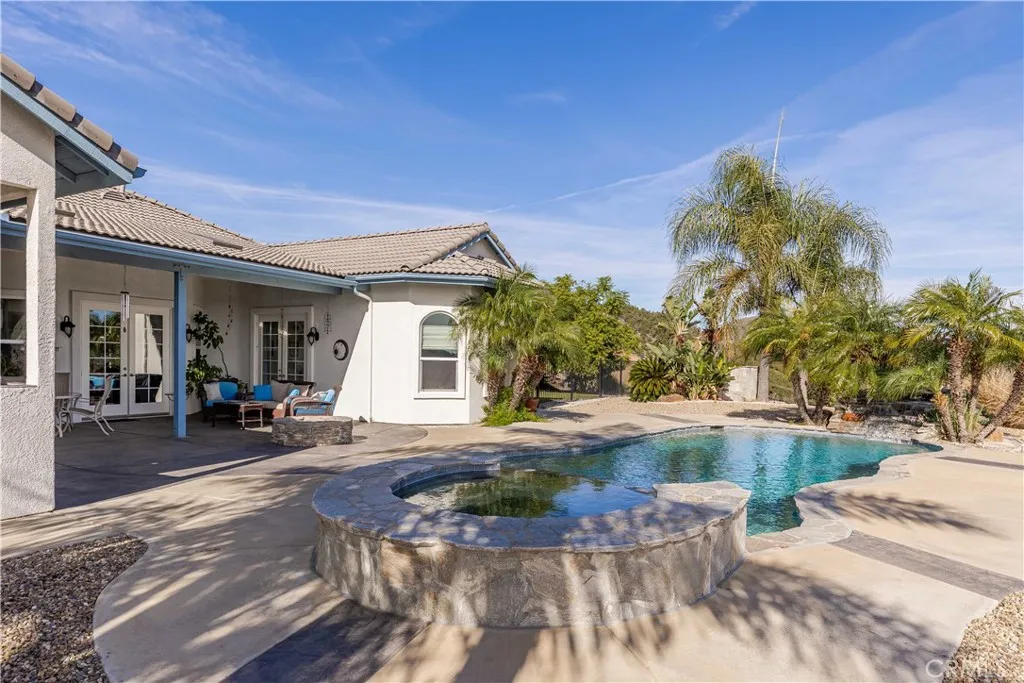 25025 Las Palmeras Dr, Temecula, California 92590 home-pic-45